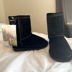 Kids bearpaws new with tags